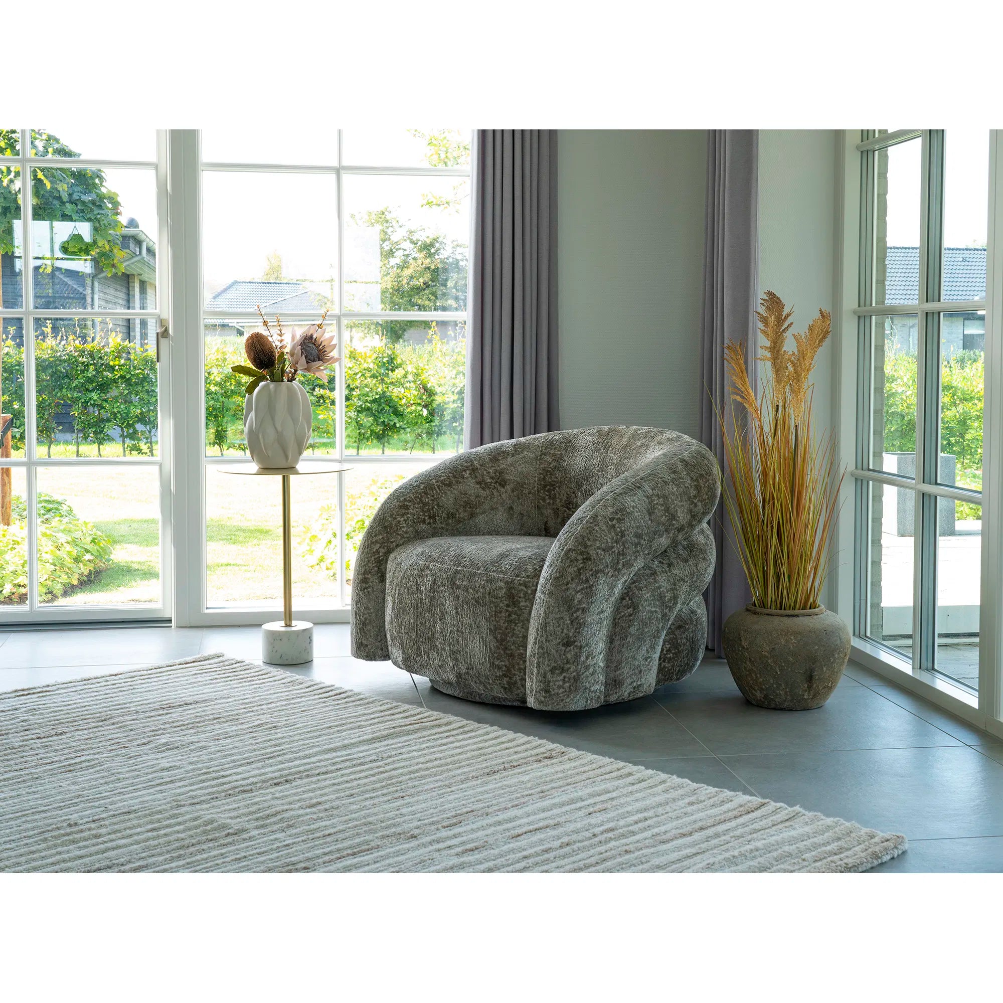 Designer Sofa-Sessel Korfu mat Dréifunktioun a Sand Bouclé