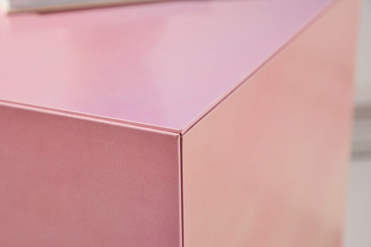 Couchtisch/Beistelltisch Nivara – Kubus mat aussergewéinlecher Optik