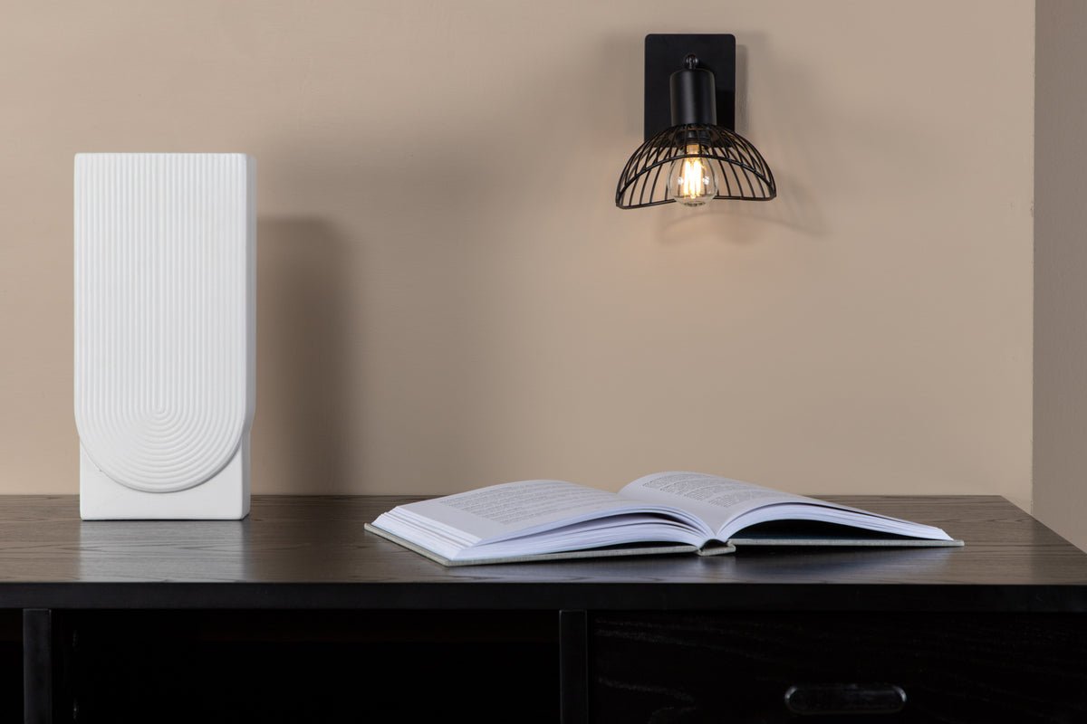 Wandleuchte „Holger" – Ronn, schwaarze Stolschierm mat eleganter Mauerbefestegung