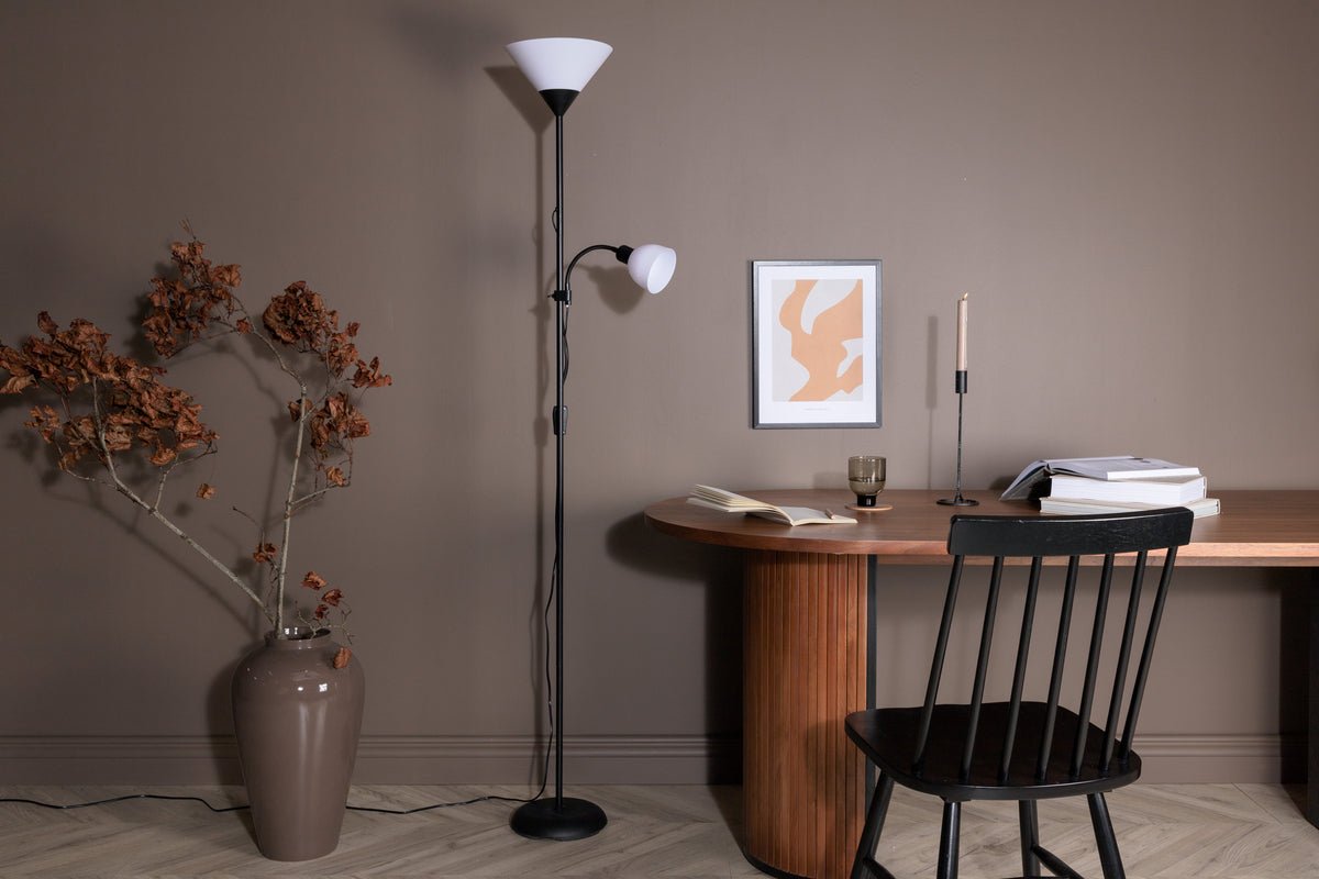 Stehlamp „Ragnar“ – Schlank, modern Silhouette 2-flammeg