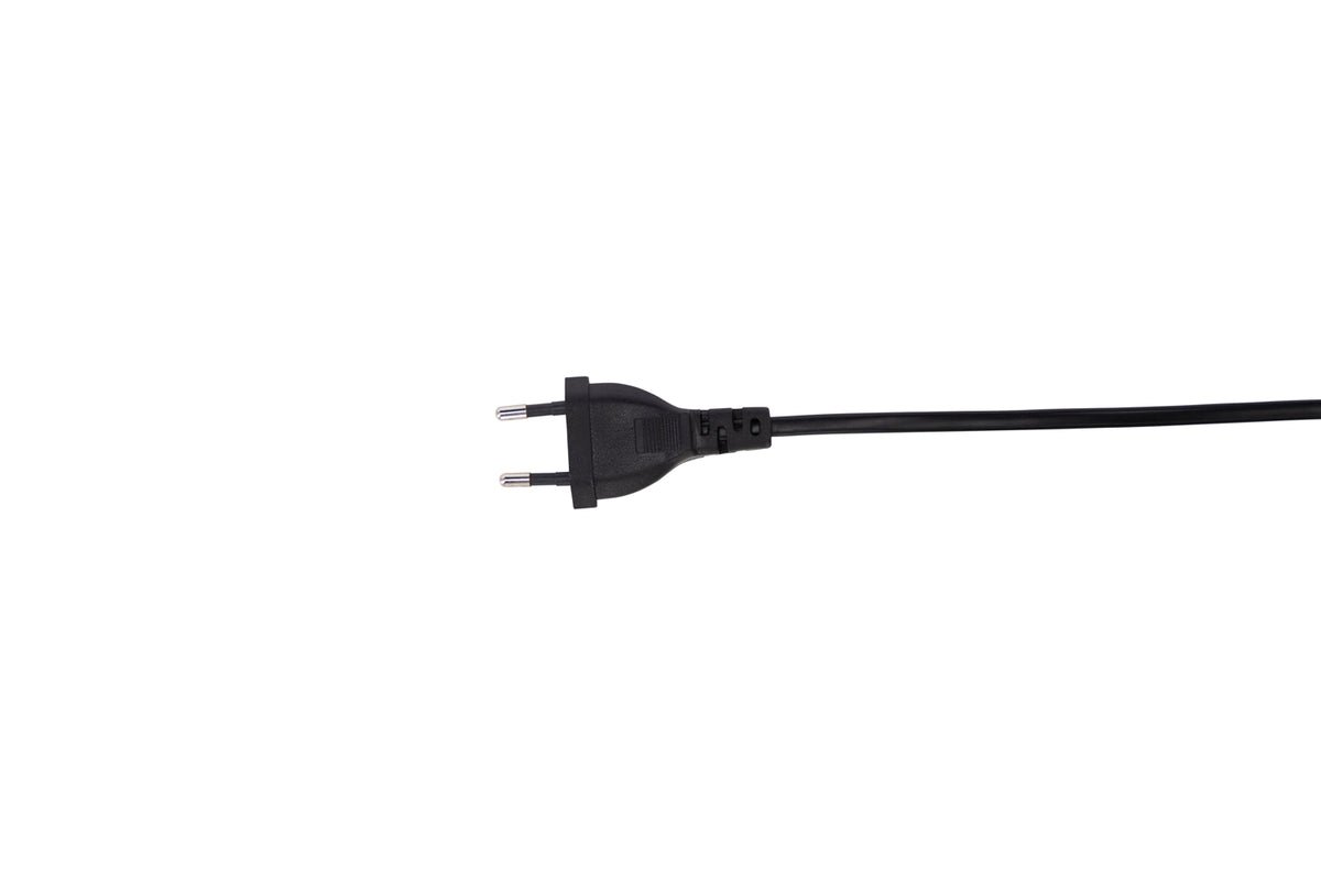 Stehlamp „Diana“ – Schwaarzt Gestell mat Rattan Lampeschierm