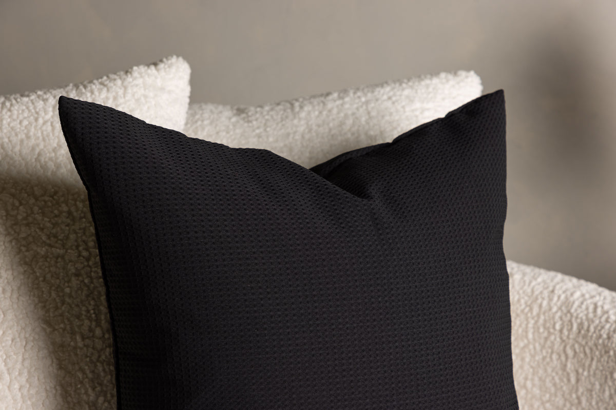 Këssenbezuch Agatha - 50x50 cm a Schwaarz, Grom an Donkelbrong