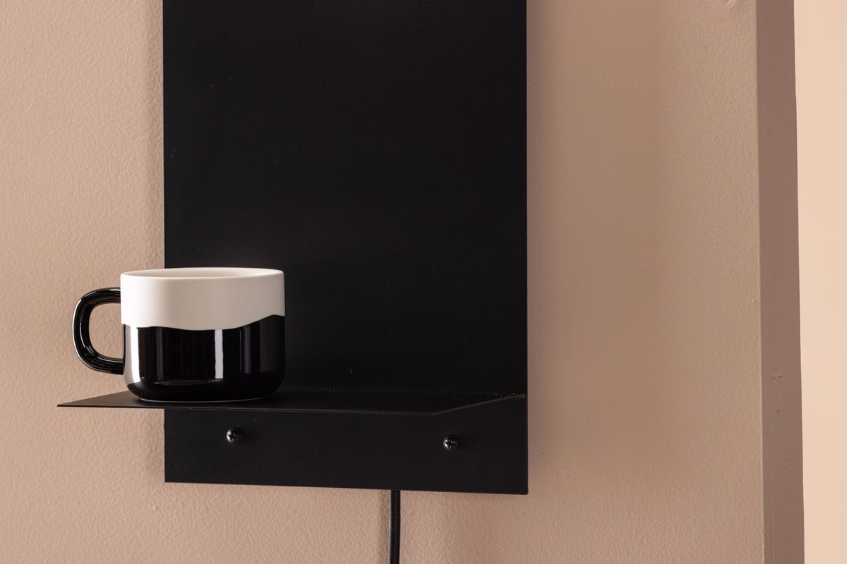Wandlampe „Monty" – Mat praktescher Ablage dobäi