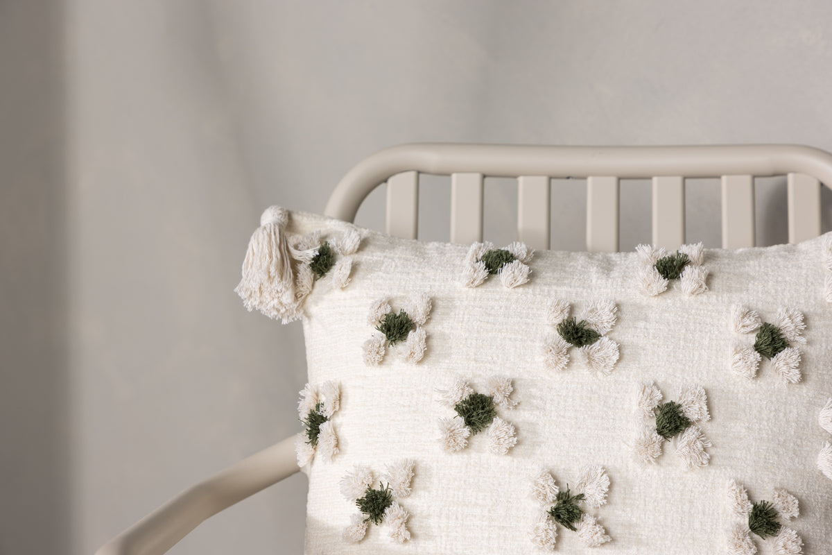 Këssenbezuch Flower - wäiss mat gréngen Punkten an zwou verschiddene Gréissten