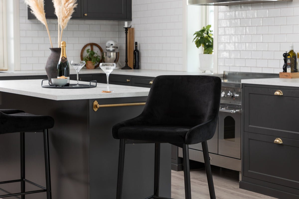 2er Set - Barhocker Leonardo a Samt Schwaarz oder Béis