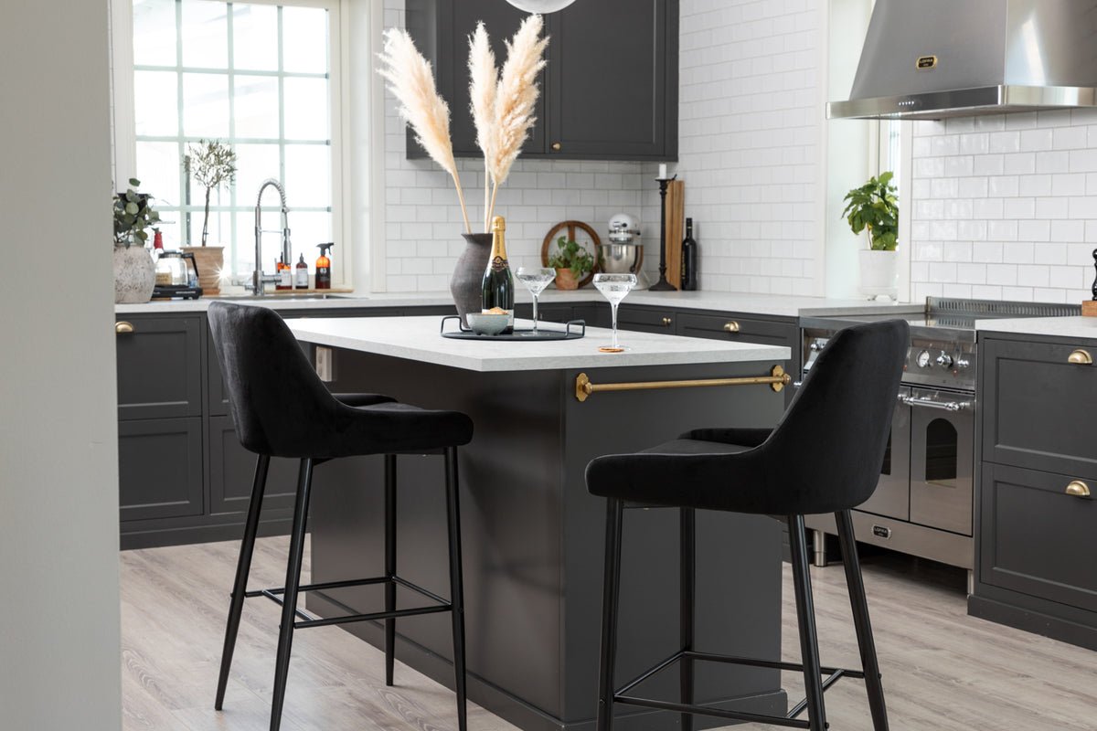 2er Set - Barhocker Leonardo a Samt Schwaarz oder Béis