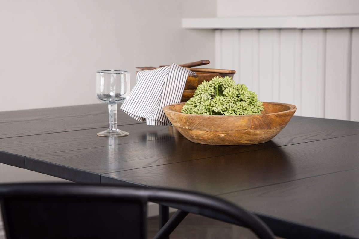 Esstisch Sorai - verbindet klare Linien mit moderner Eleganz