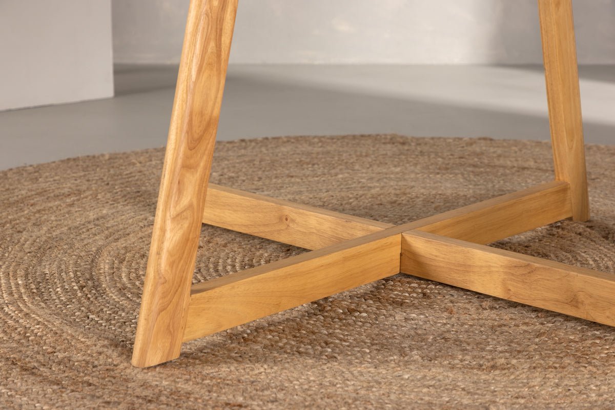 Esstisch Manaia - der perfekte Tisch für kleine Räume mit großem Stil