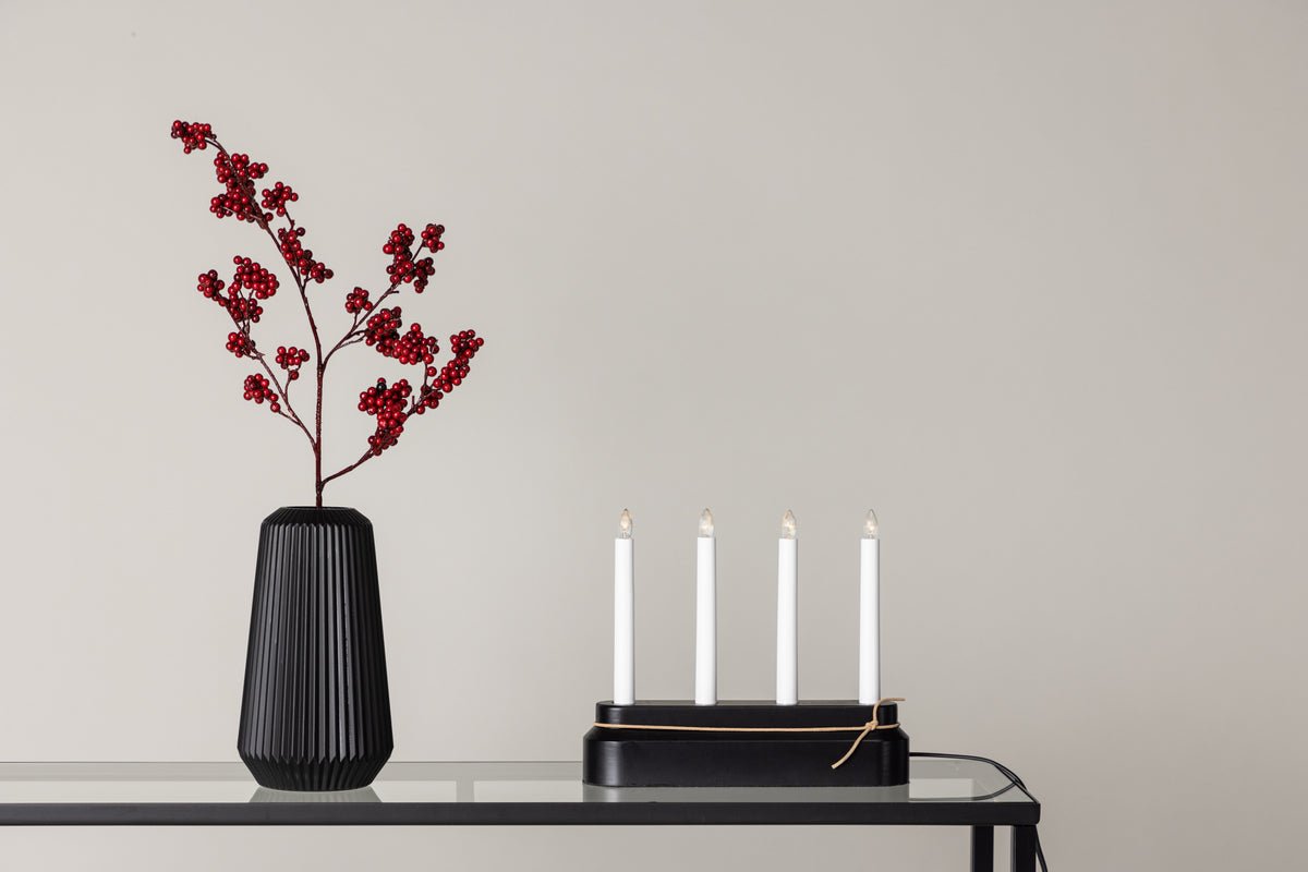 Chrëschtdekoratioun Fjordlicht - an Schwaarz mat 4 Kerzen