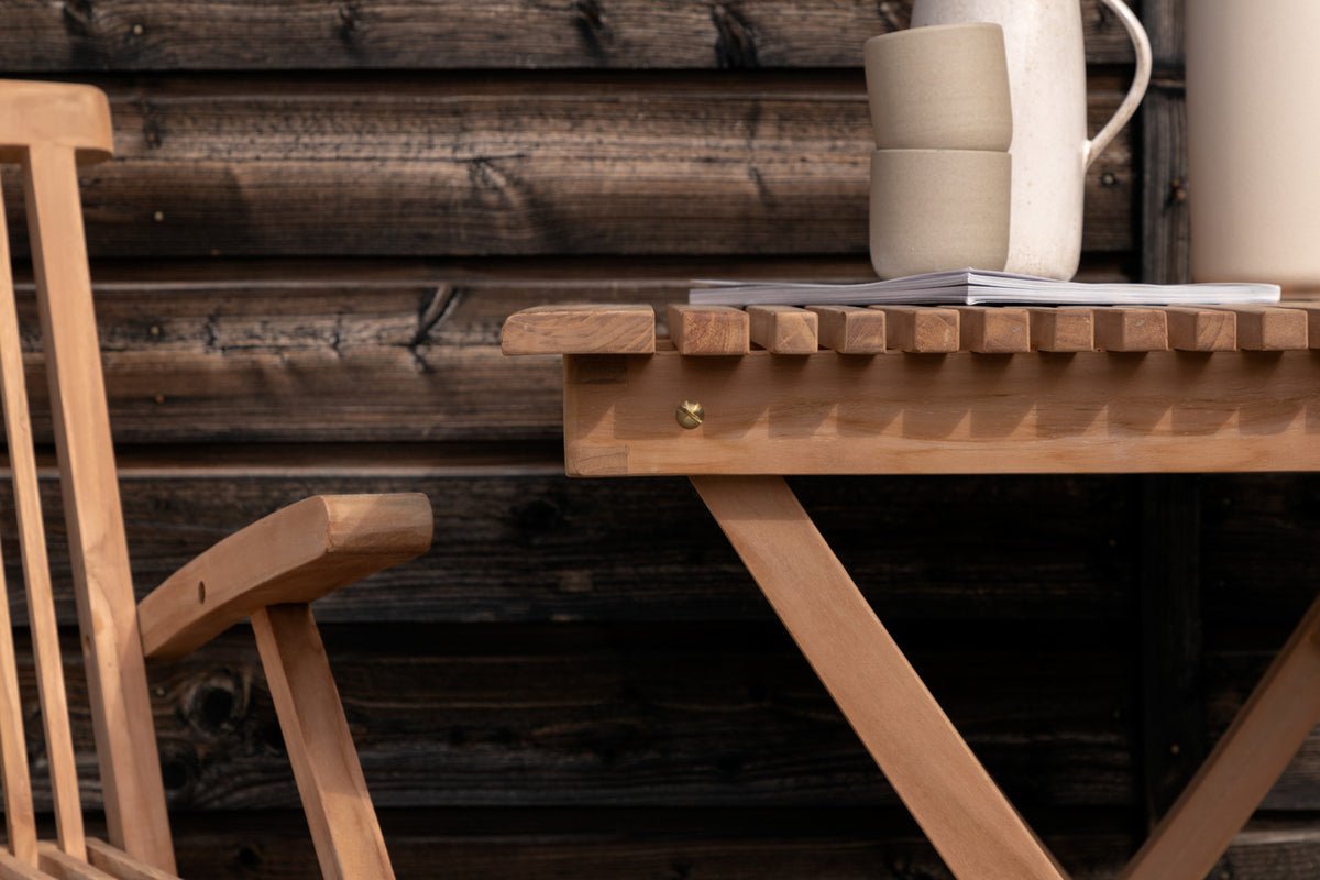 Gartentisch Taneva - en zousammeklappbare Dësch aus héichwäertegem Teakholz