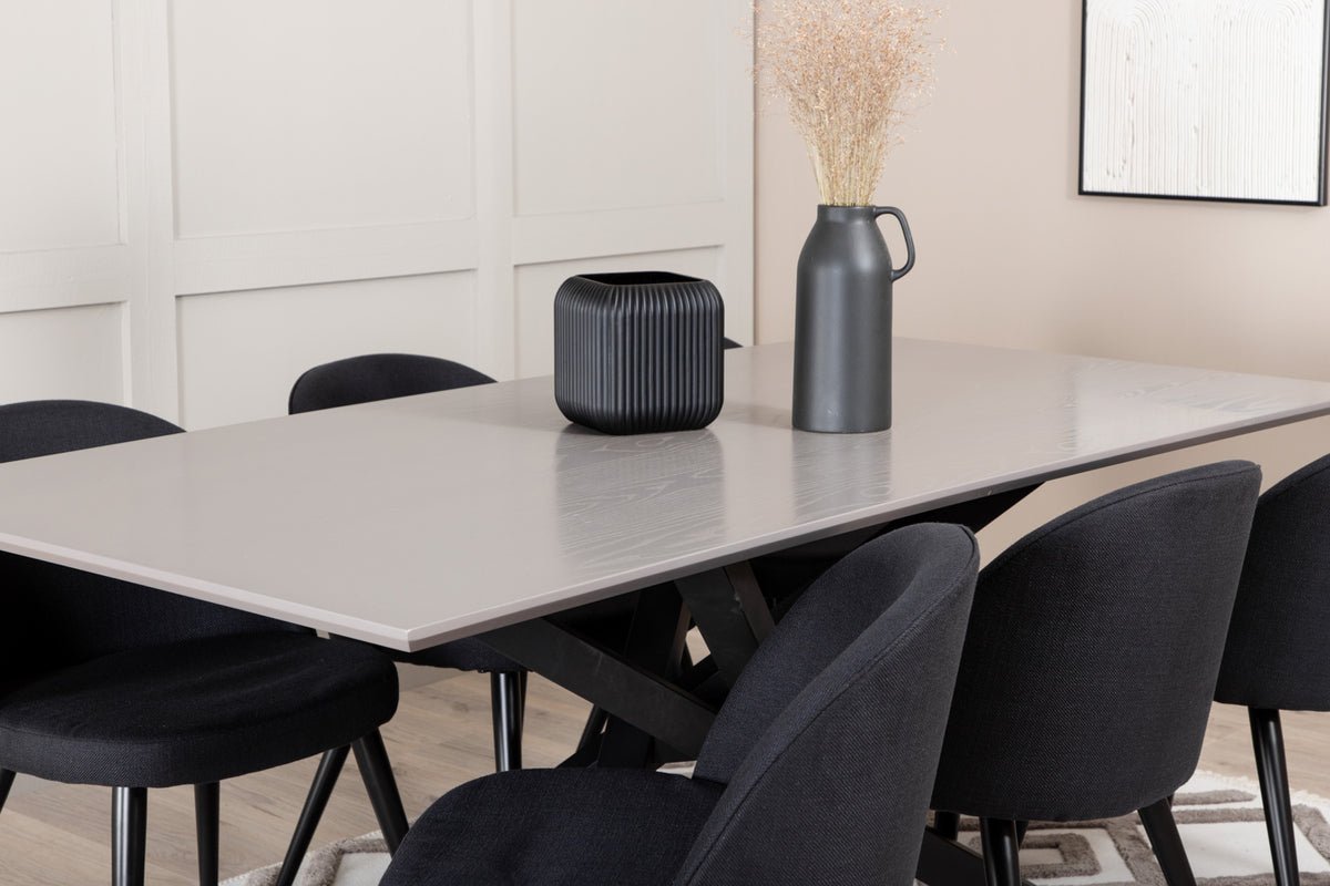 Esstisch Aoraki - mat moderner Eleganz an enger kloerer Linnféierung