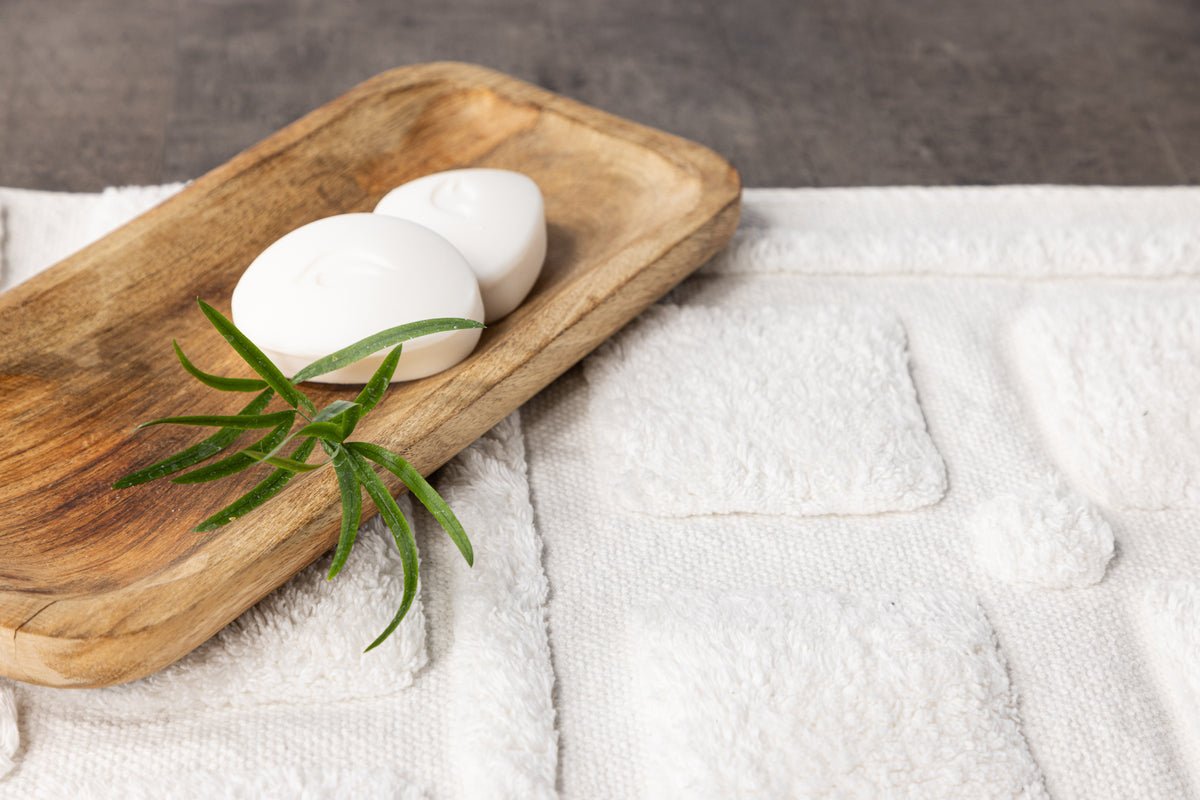 Badematte Balian - in hellem Weiß aus weicher Baumwolle