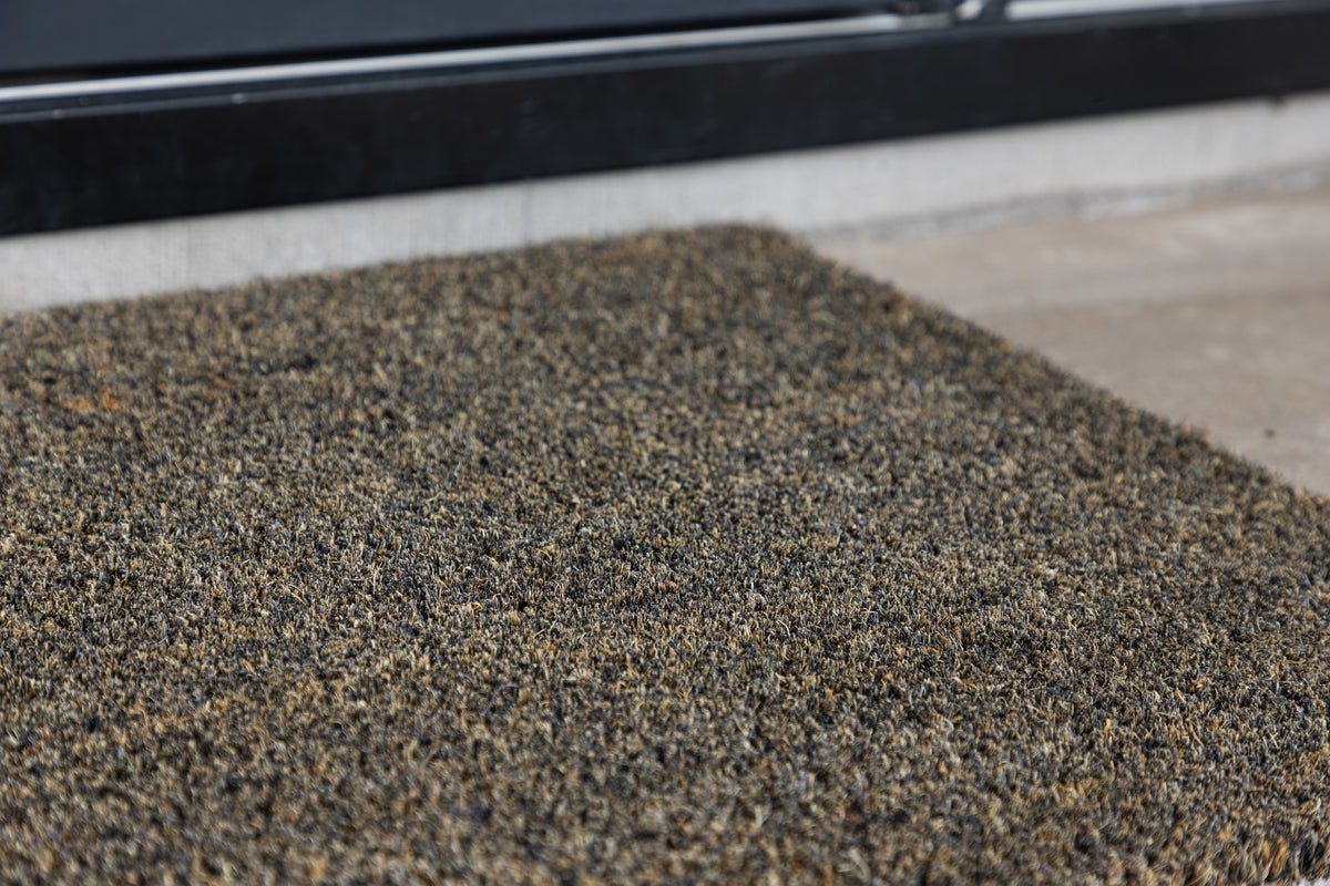 Foussmatt Caro – mat Sträifemuster aus Natierlechen Faseren