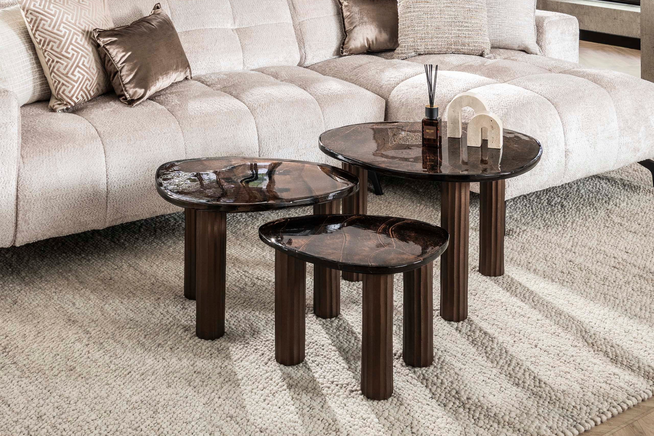 Couchtisch Elysium - Gréisst M an Antikkupfer oder Antikgold mat Gossglas