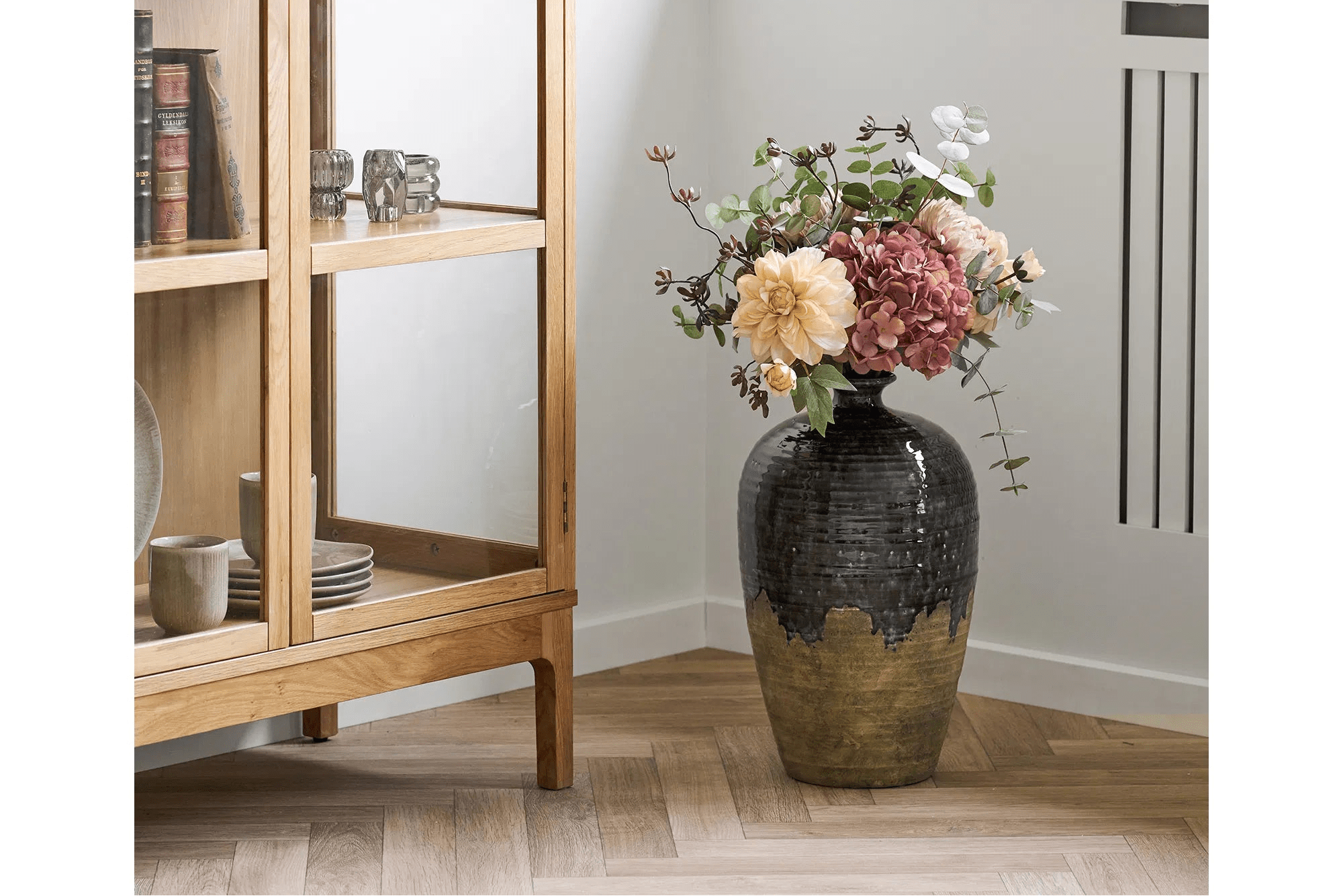 Vase Serevia – elegant Keramikvase a donkeblo