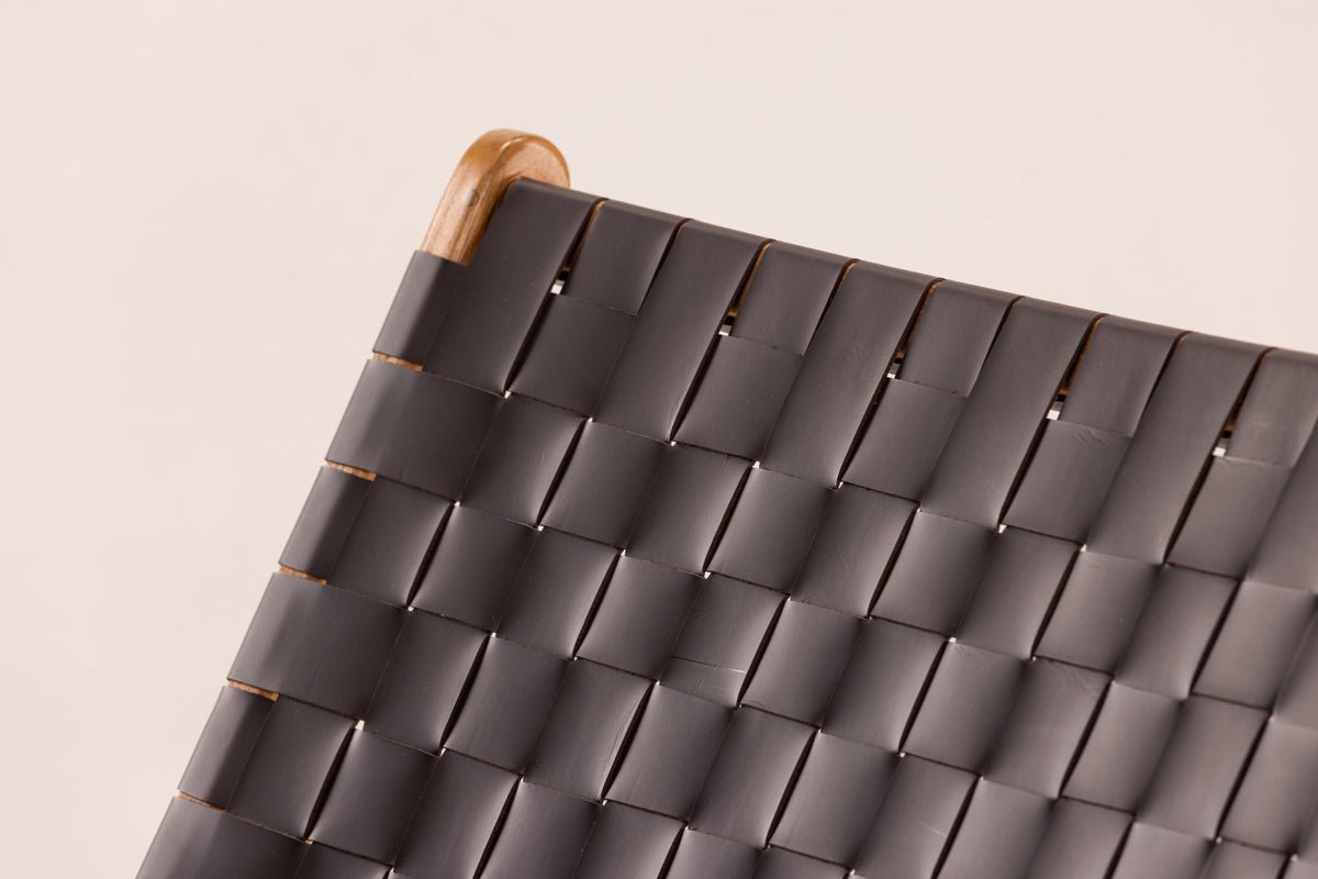 Designer Lounge Sëtz Tevari – Geflecht aus Teak & Liederoptioun Brong