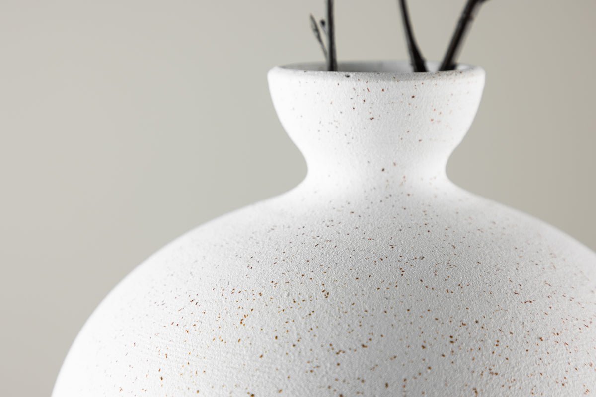 Vase Rellis Ø20 cm – Modern mat engem spilleresche Twist