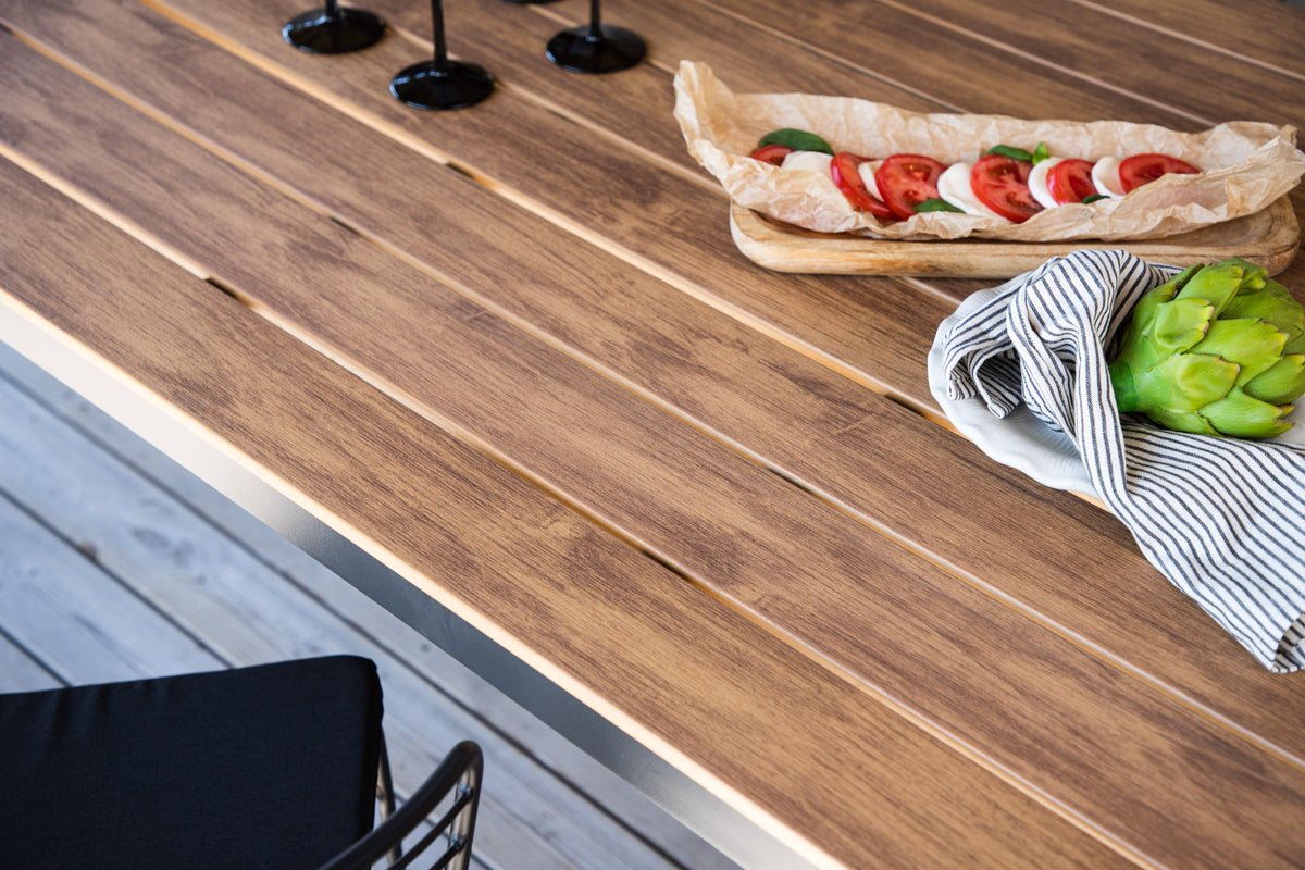 Gartentisch Tareen - eng harmonesch Kombinatioun aus Natierlechkeet a Stabilitéit