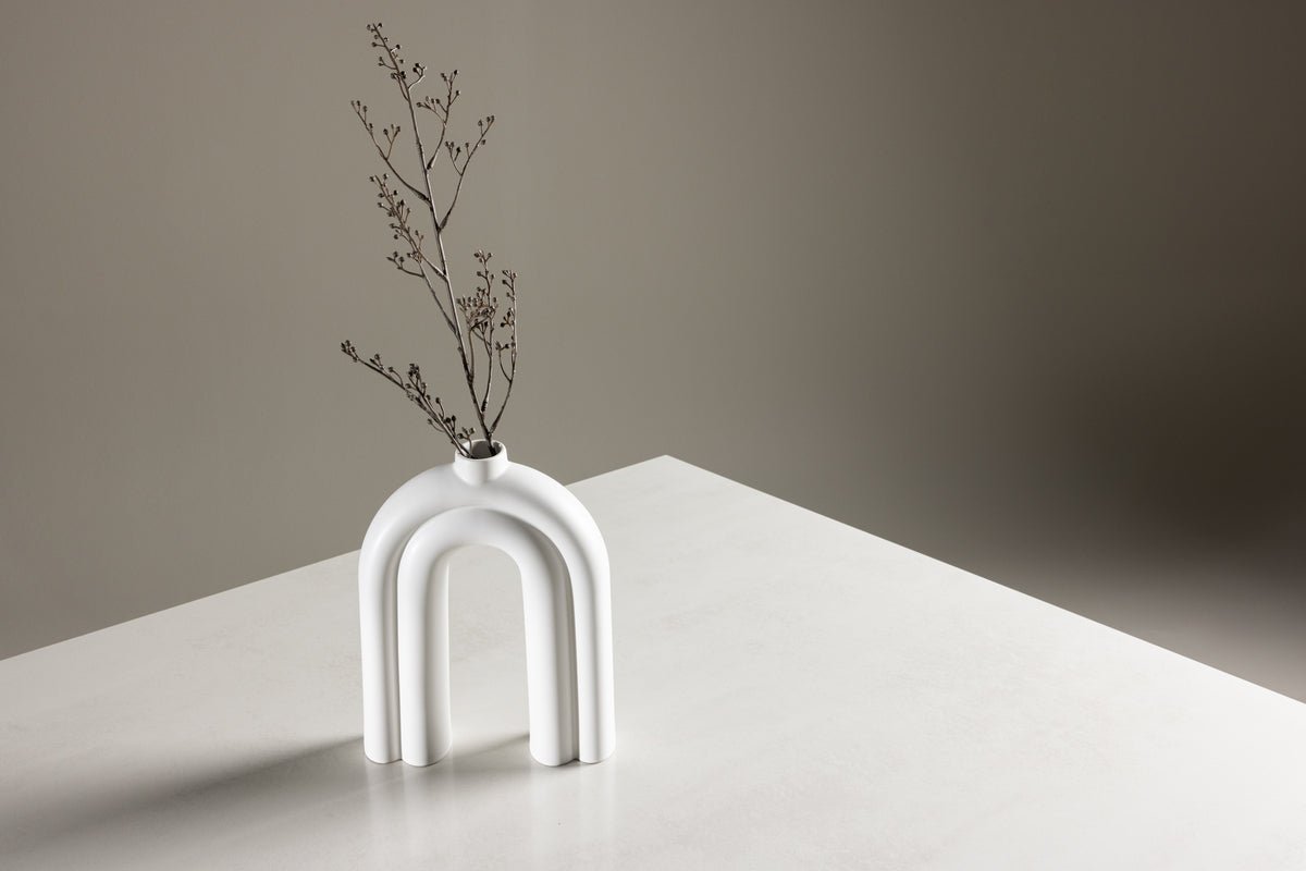 Esstisch Brevon - modernen Esstisch op engem Glasgestell mat hellgrénger Dëschplack