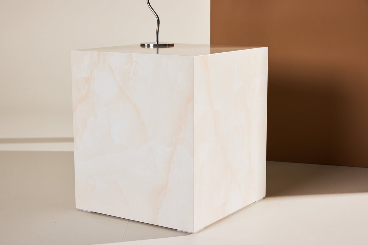 Couchtisch/Beistelltisch Nivara – Kubus mat aussergewéinlecher Optik