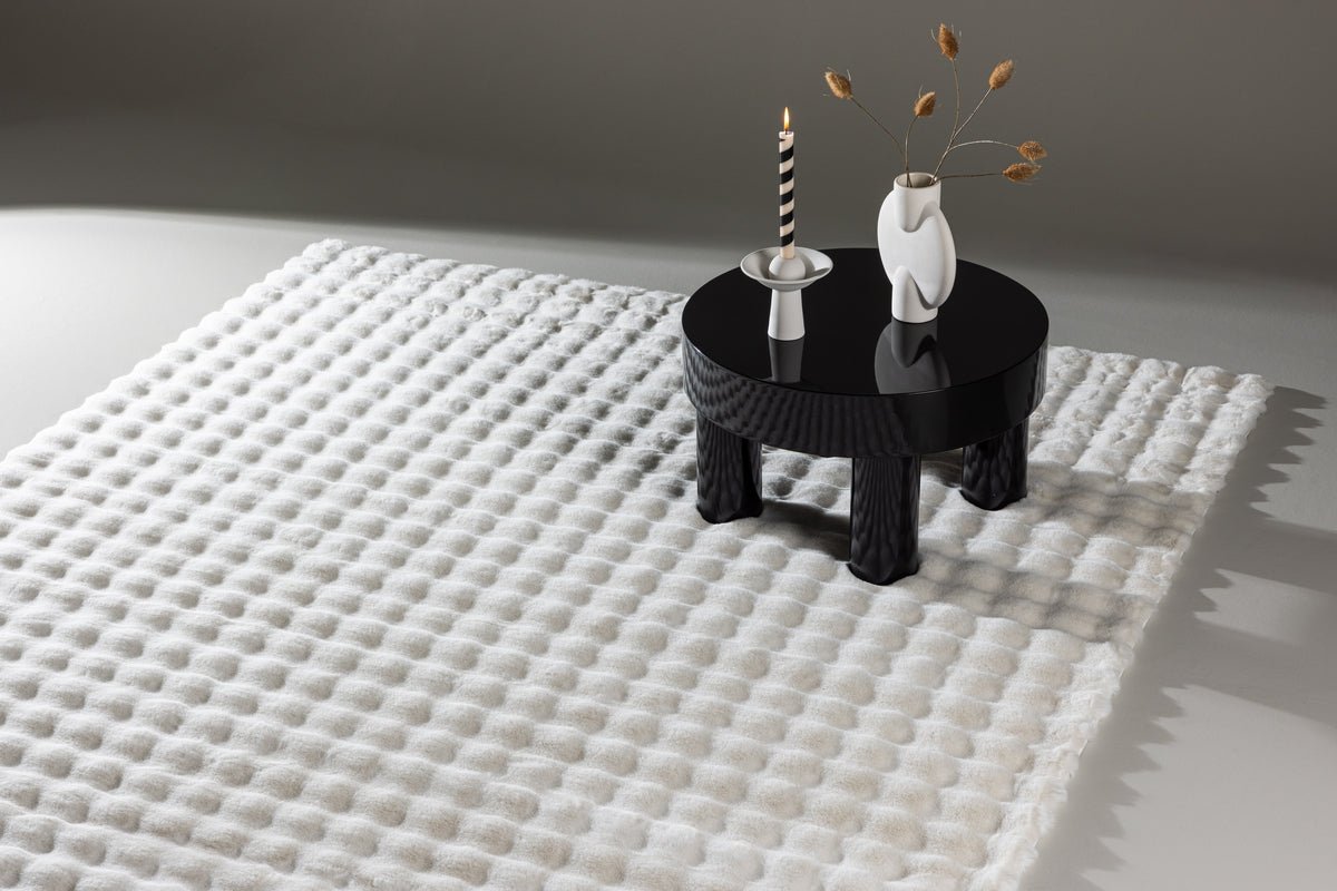 Teppech Niva – aacht zwou Faarwen aus Polyester & Veloursläder