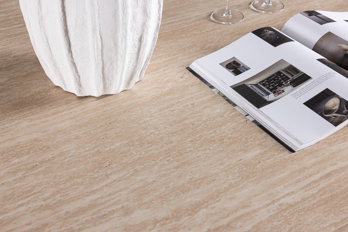 Esstisch Alenya - mat kloer Formesprooch an grousser Dëschplack