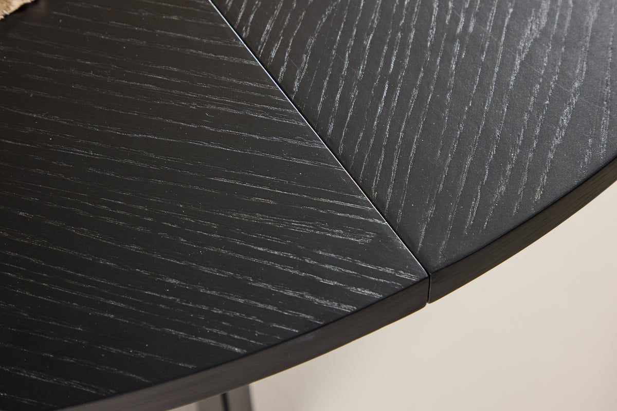 Esstisch Zephyr - die perfekte Balance zwischen Funktionalität und Stil