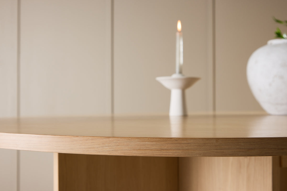 Esstisch Zephyr - die perfekte Balance zwischen Funktionalität und Stil