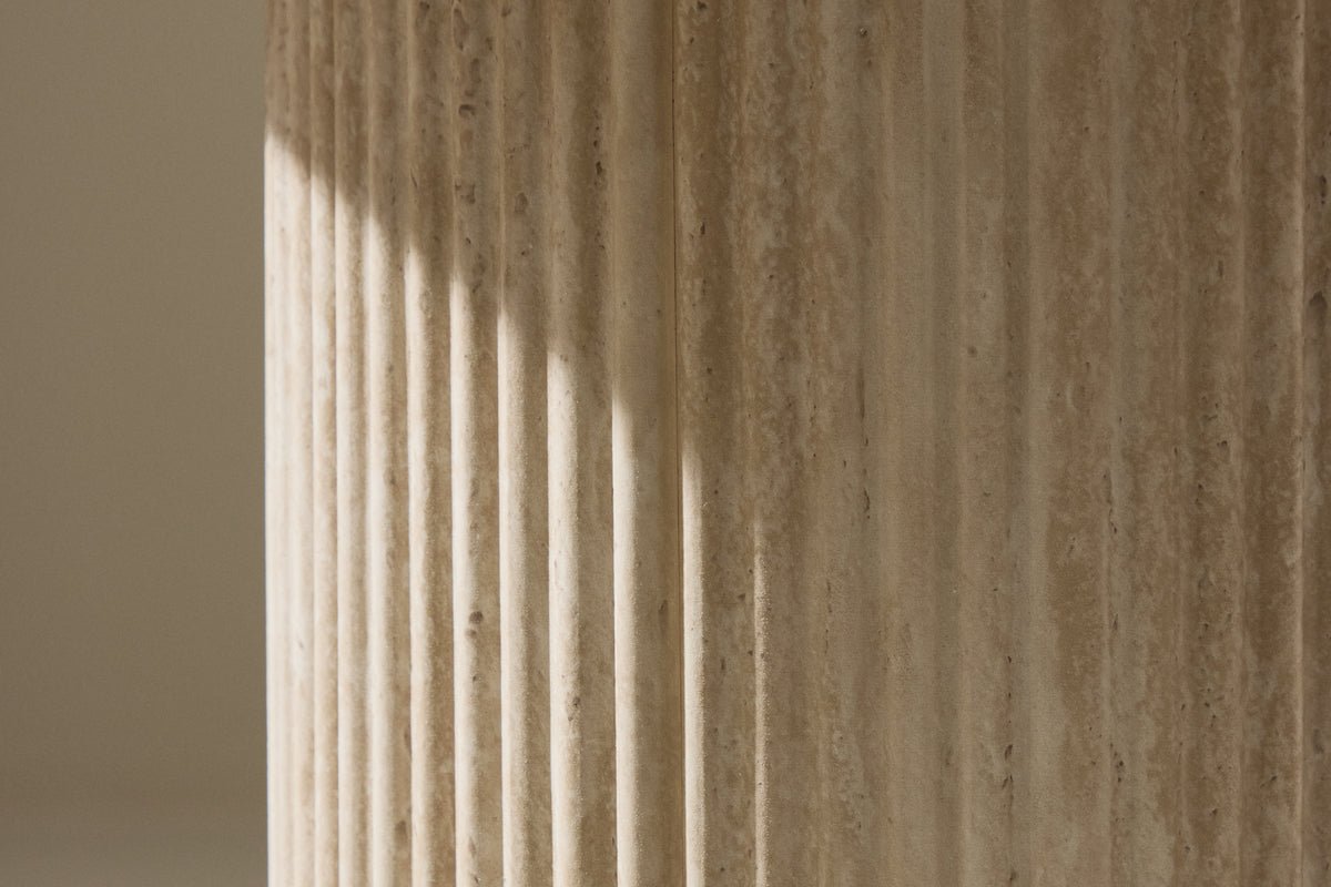 Couchtisch/Beistelltisch Tino - mat geriffeltem Standfouss