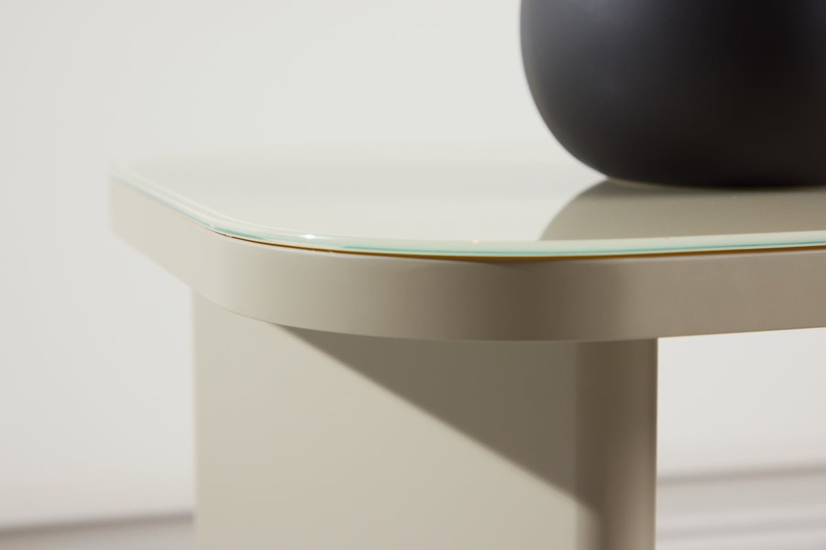 Couchtisch/Beistelltisch Sonaro – 70 × 45 cm an Béis mat Glasplack