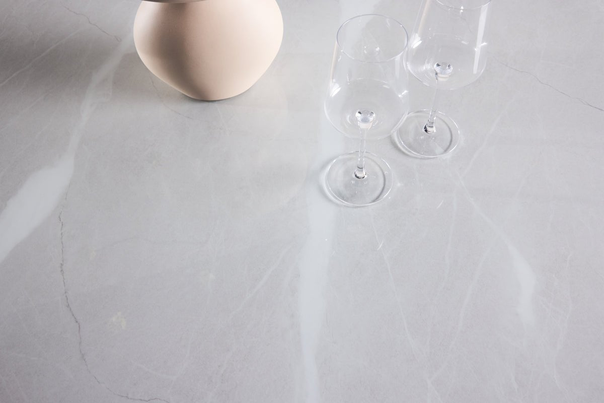 Esstisch Orlén – Ronn Design-Esstisch Ø120 cm mat Glasplack an geriffeltem Fouss