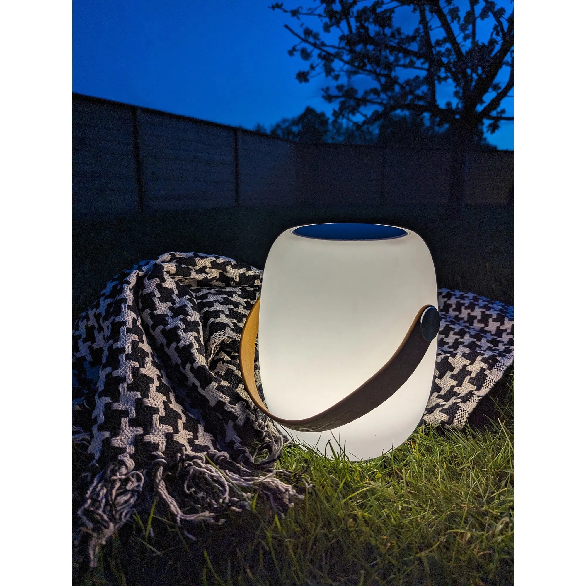 LED Outdoor Lampe Solara mat Bluetooth-Lautsprecher