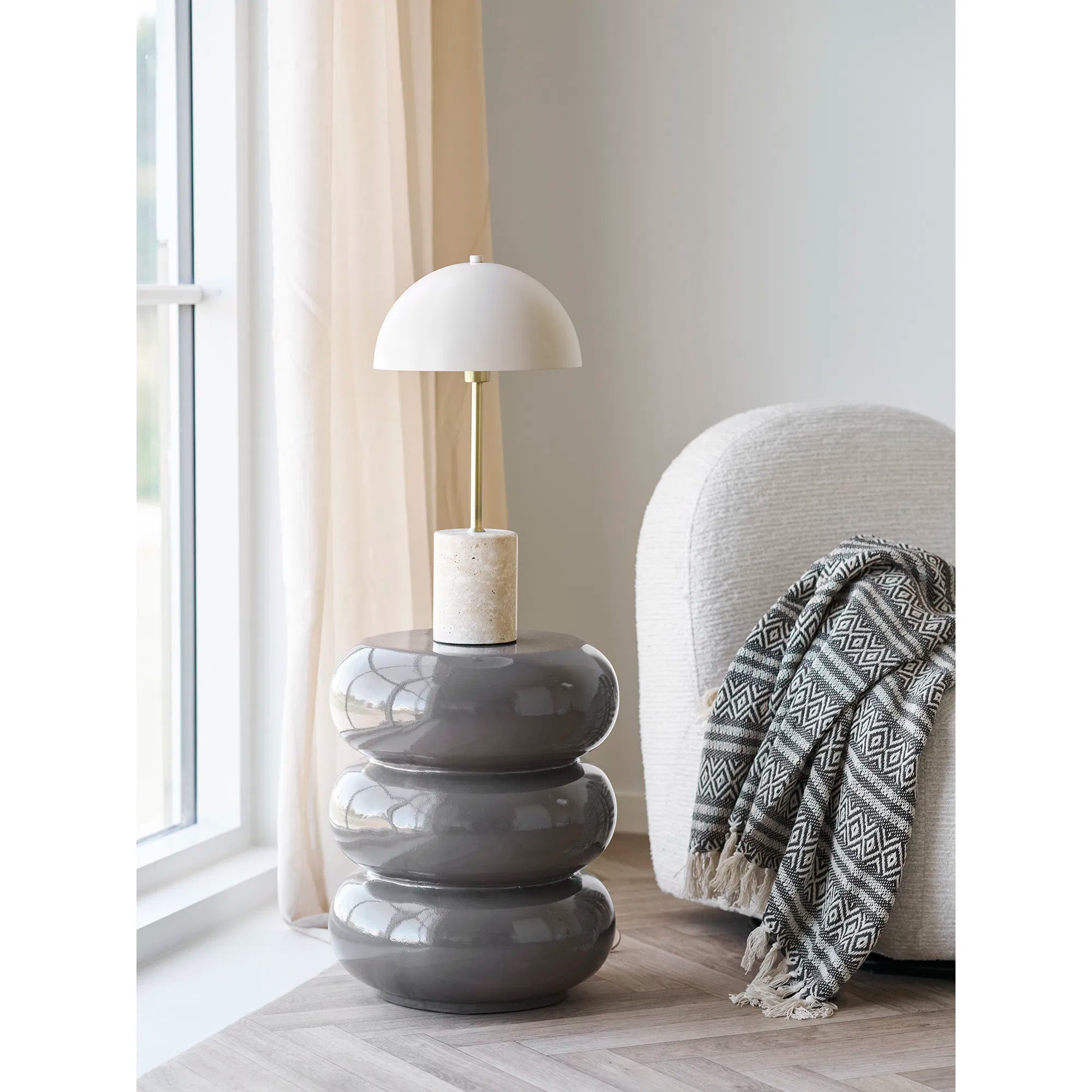 Dëschlampe „Lucente“ – Stilvoll Kombinatioun aus Marmor & Metall