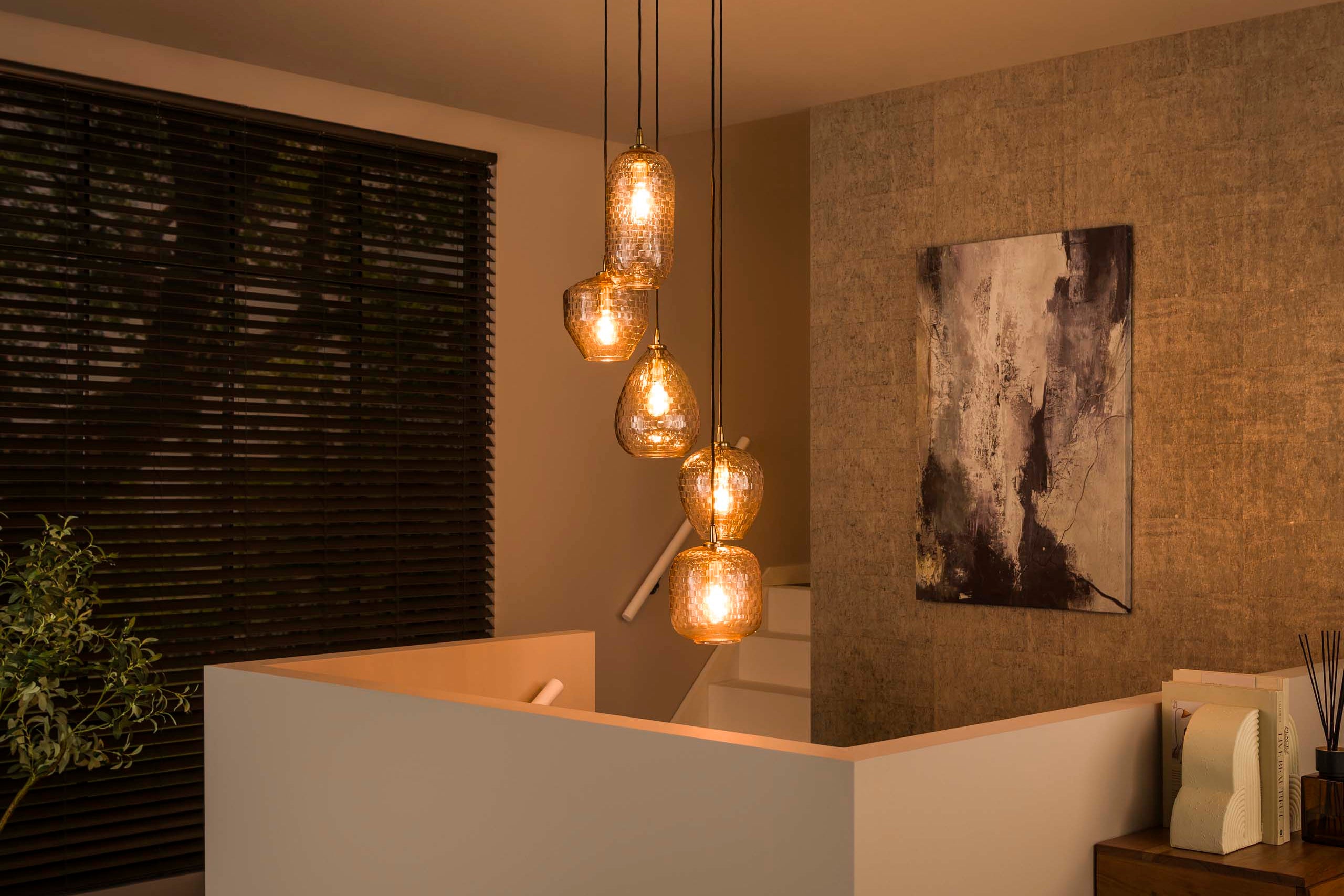 Pendelleuchte „Arcana“ – gestuft aus Diamantglas mat 180cm Héicht