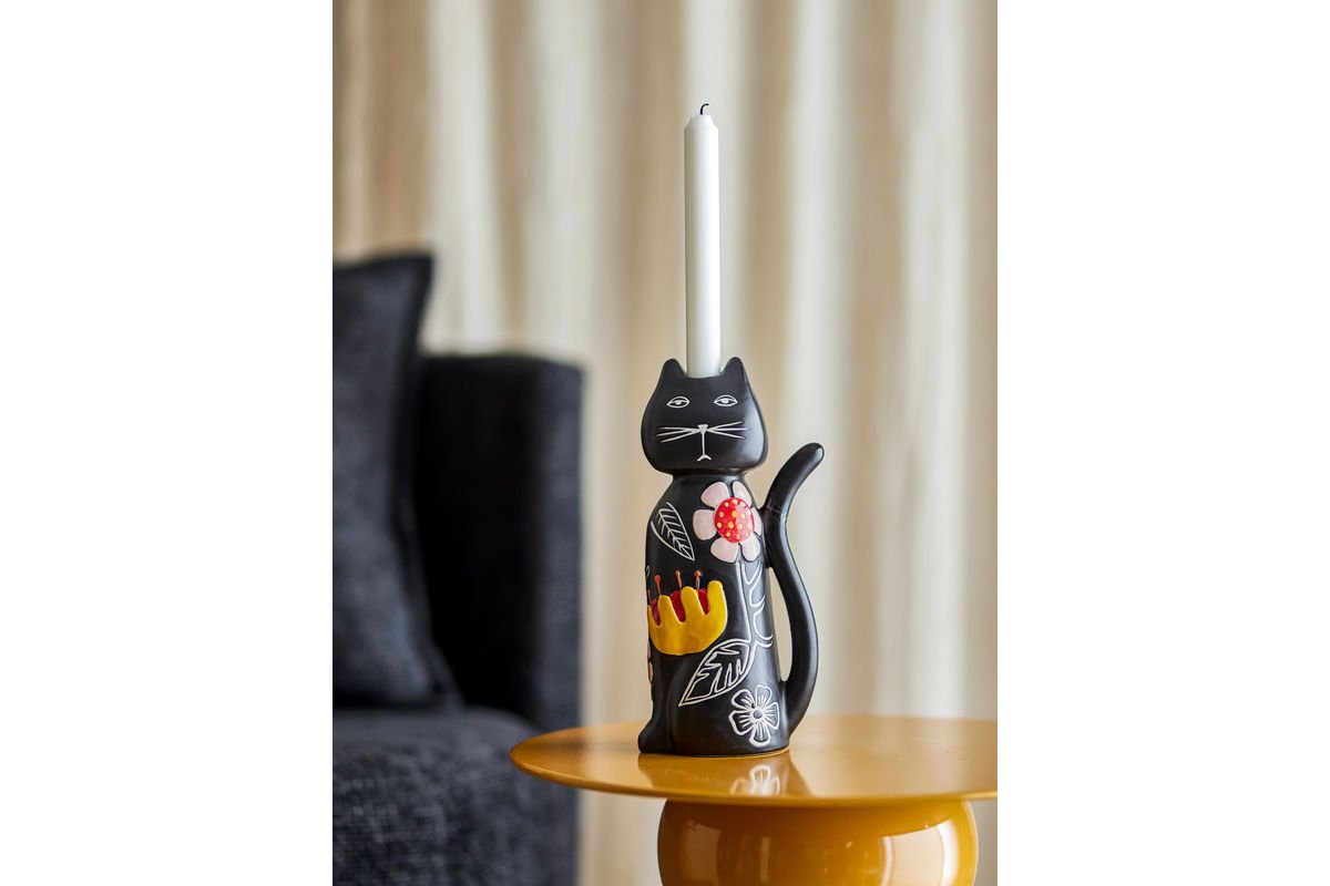 Kerzenhalter Nera – Handbemoolt Kazefigur mat florale Akzenter