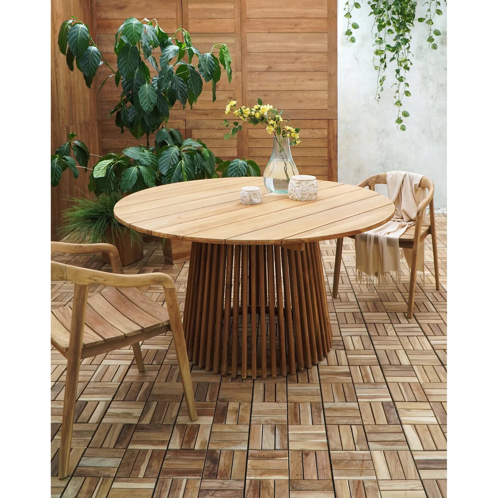 Gaarden Iessdësch Varese aus Teakholz ø120x75 cm
