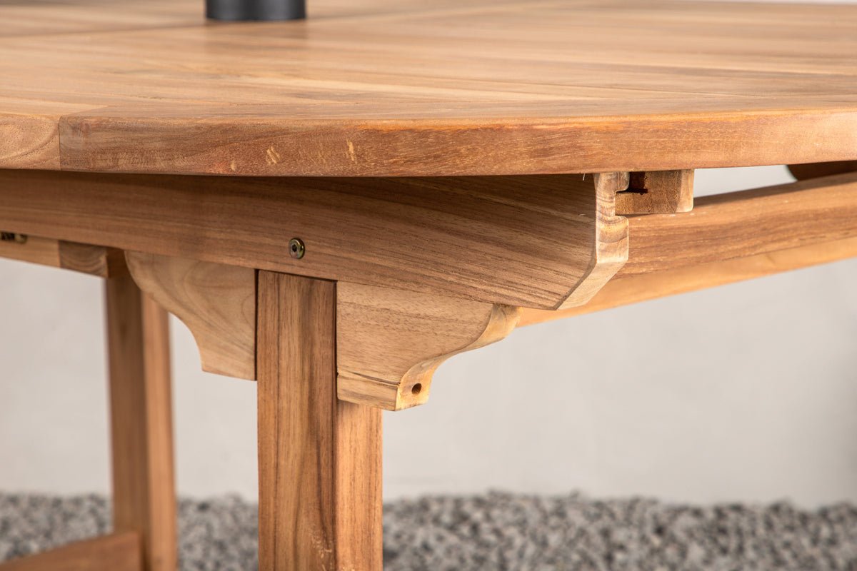 Gartentisch Navira - en ovalen Iessdësch aus Teakholz