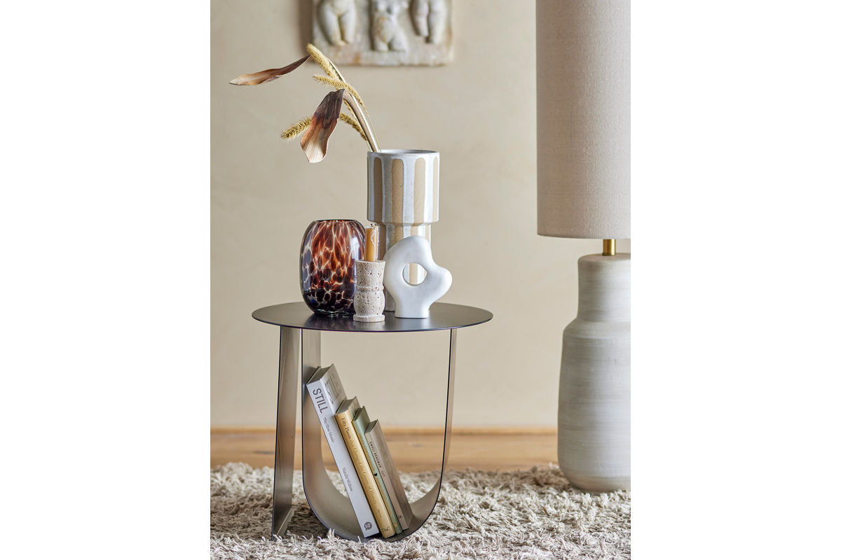 Beistelltisch Jenny – Schwarzes Metall im modernen Design