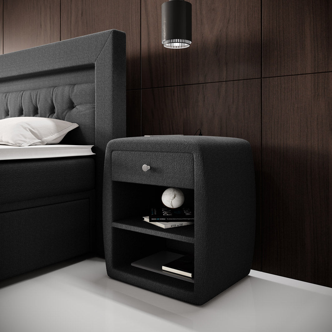 Designer Nachttisch Lilly mit USB Anschluss in Bouclé