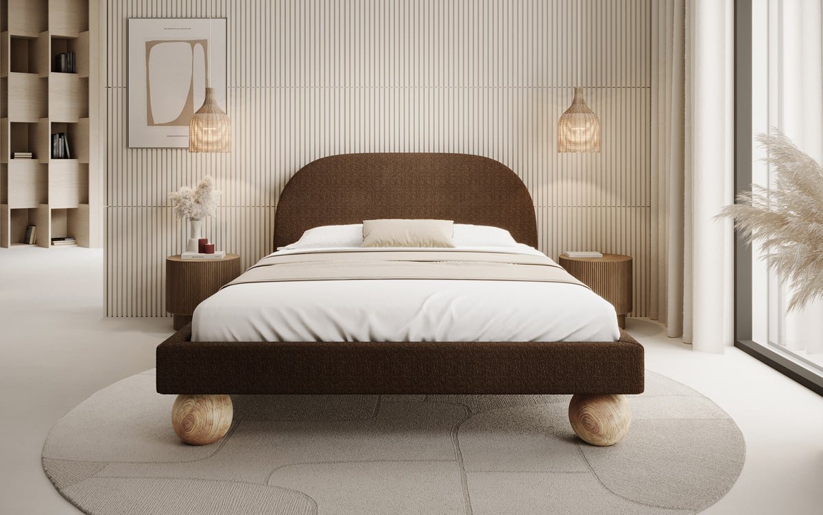 Designer Polsterbett Milo a Bouclé mat ronnen Holzféiss