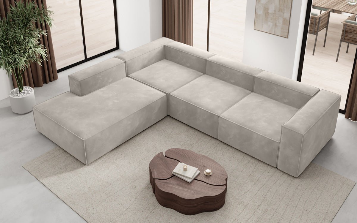 Designer Sofa Lesley L mat laanger Ottomane aus Samt