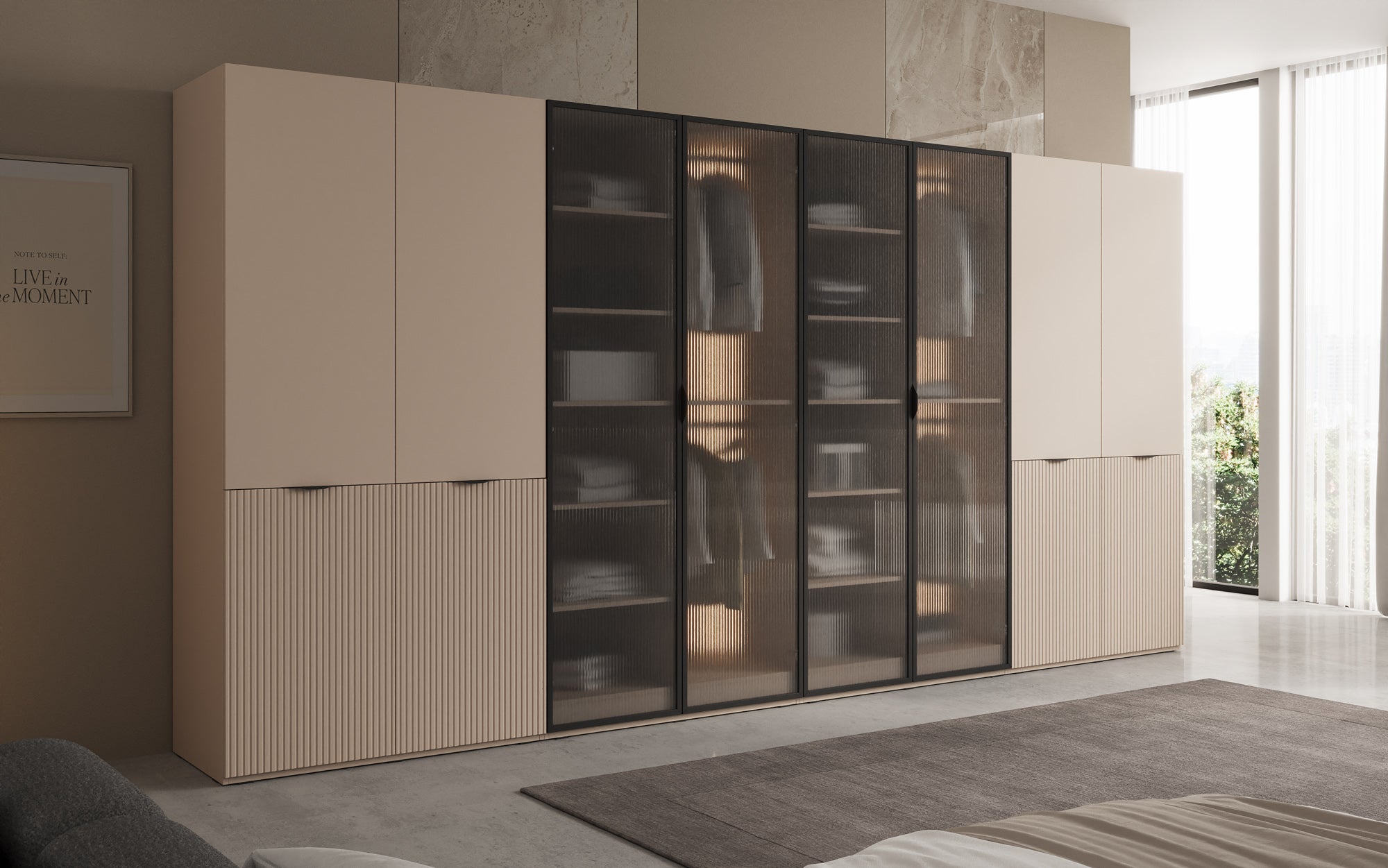 Modulo Rivon – Modularer Design-Kleiderschrank mit geriffelter Glasfront und Strukturpaneelen