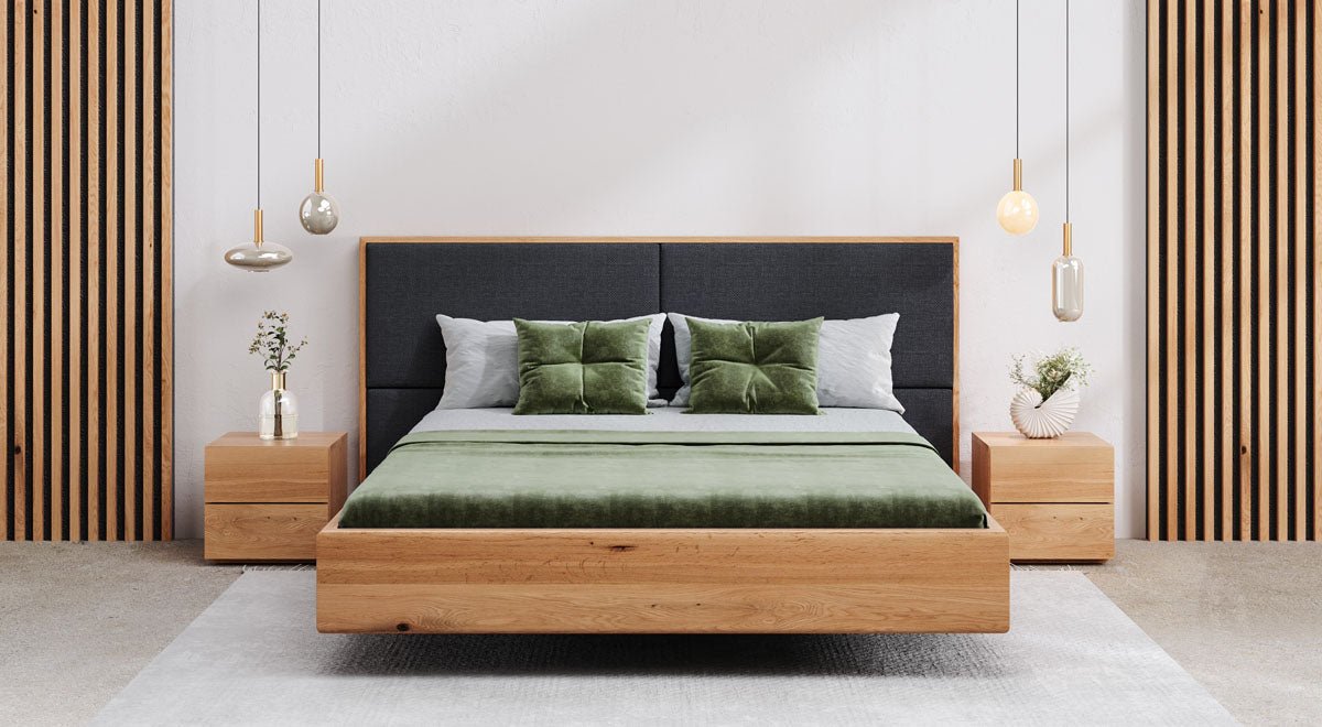 Designer Holzbett Valent aus massiver Eech an der Optik vum Schweben