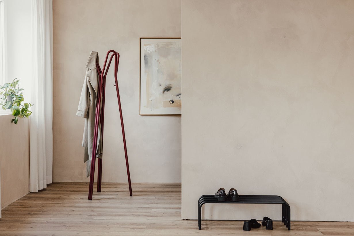 Garderob Charles – Minimalisteschen Dielestänn aus Stol