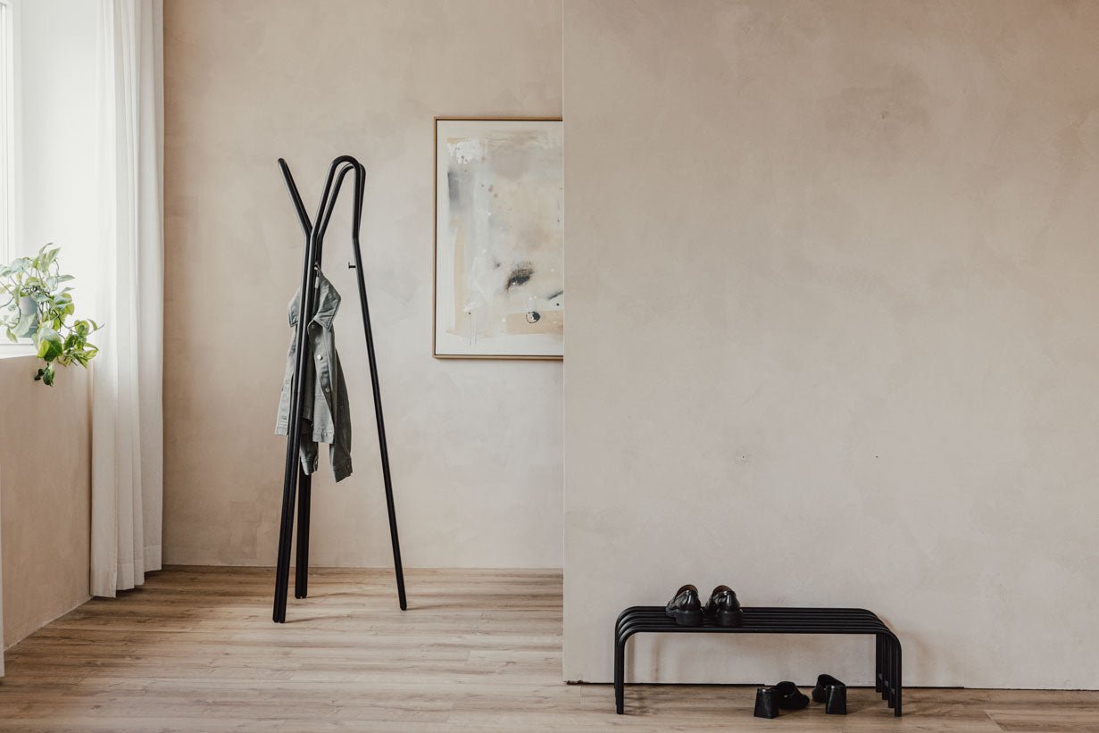 Garderob Charles – Minimalisteschen Dielestänn aus Stol