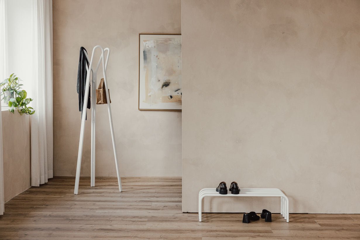 Garderob Charles – Minimalisteschen Dielestänn aus Stol