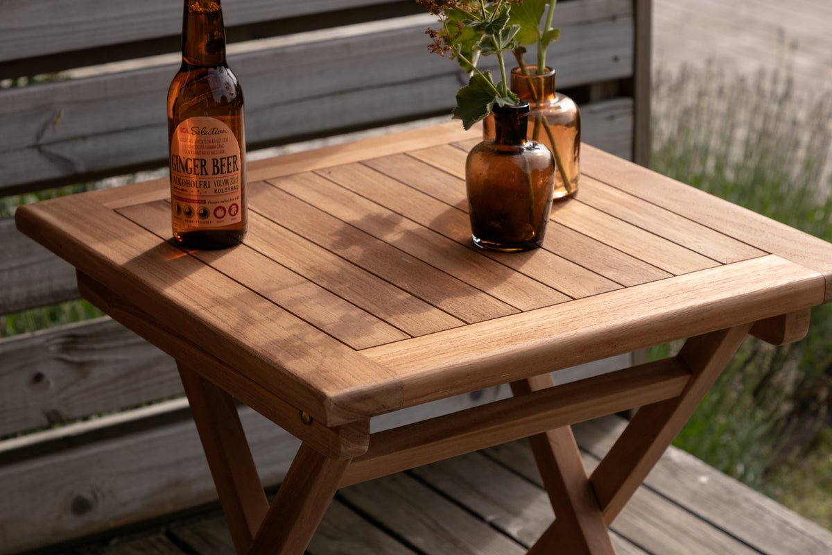 Gartentisch Lino - Quadratischer Café-Tisch aus massivem Teakholz