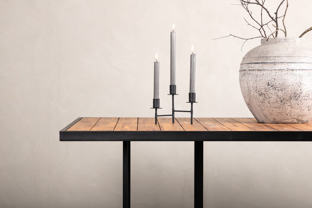 Gartentisch Tunda - ein rechteckiger Esstisch aus natürlichem Akazienholz und hochwertigem Stahl