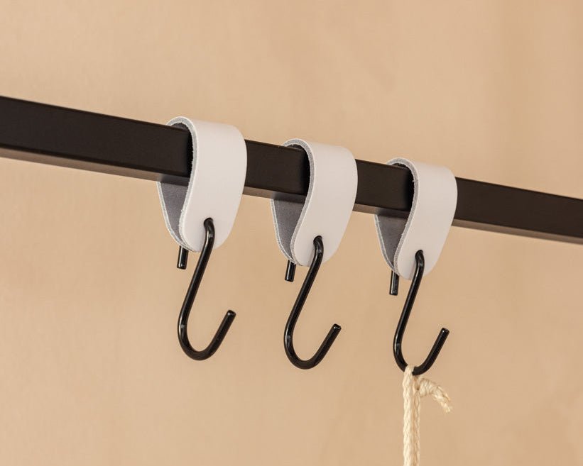 Lieder Kleedhaken Arcoro aus Stol & Echtleder