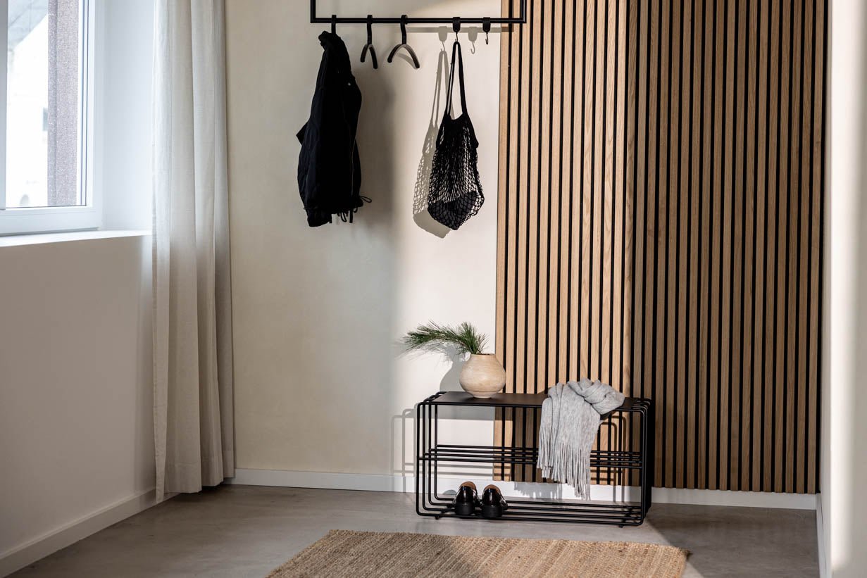 Schongregal Neva – Metallregal mat Loft-Flair a ville Faarwen